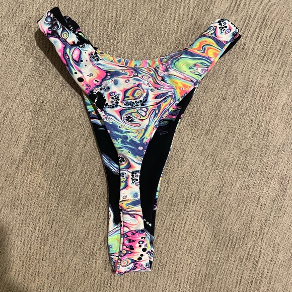 iHeartRaves - Picture 4 of 6